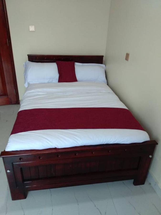 Golden View Hotel Ibanda Exterior photo